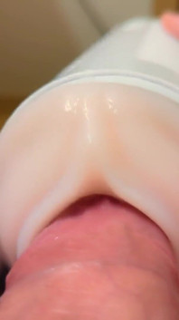 Pancutan mani yang boleh didengar dalam Fleshlight Lovense Saya