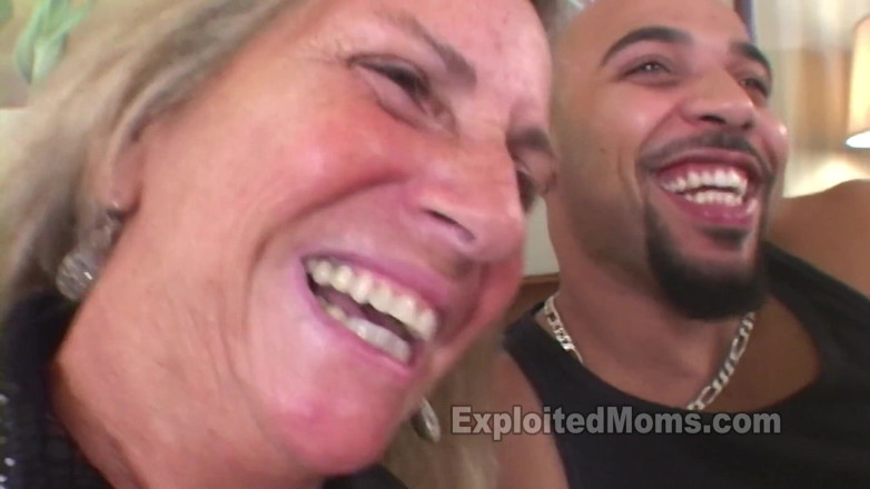 Xes Network: Hot fit tight body cougar mature sexy huge tits blonde...