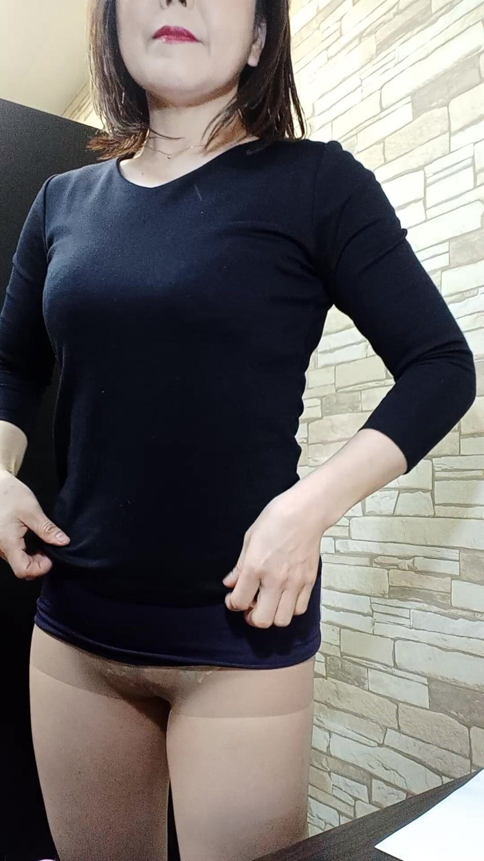 Mayumi Kanzaki: I Took off My Clothes...