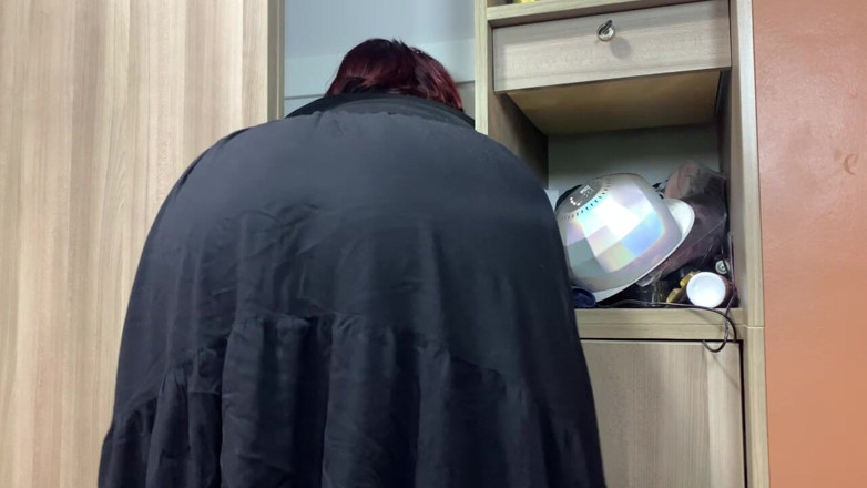 Isabelle Myers BBW: Ibu tiri tersangkut dalam sudut pandangan pertama almari pakaian