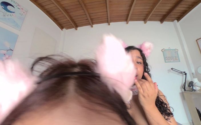 CuttiejennieVR: Flirty Cats vás přinutí sníst vlastní sperma, část 2