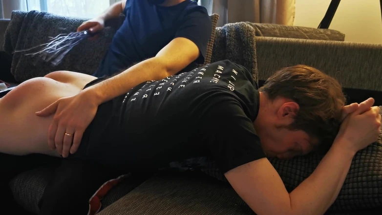 Oznob Oznofla: Amateurboy Gets His First Spanking, alternate Camera