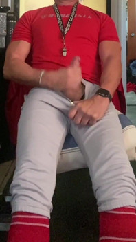 Nach dem Edging schießt Jockdad87 eine Ladung n Baseball-Ausrüstung