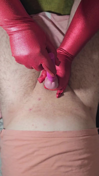 Aftrekken met vibrerende stick diepe massage enorm sperma