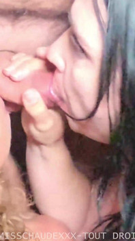 대학 후 갱뱅, 우리는 창녀처럼 따먹히고 거기에있는 모든 자지를 비워