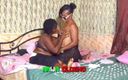African Solo Girls: Chicas cachondas hacen que su coño cremoso con pepino enorme