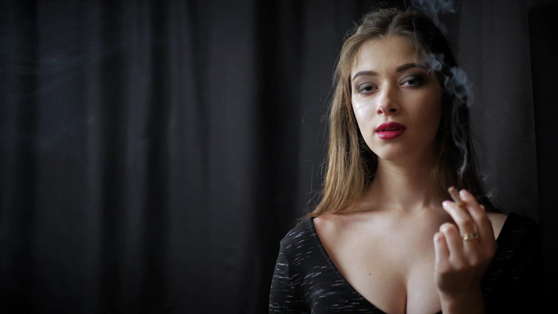 Russian Smokers: Gorgeous Babe Irina Posing on Camera While Smoking a Cigarette (hd)