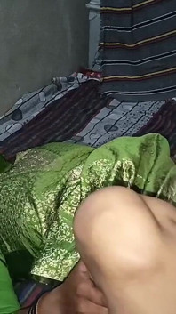 Bhabhi desi dalam sut hijau Salwar dikongkek keras oleh adik ipar