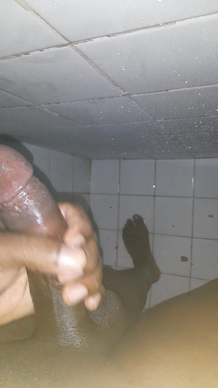 Black guy: 撸管 S8 E10