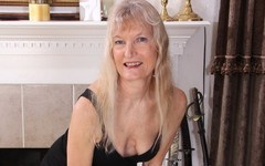 Older Woman Fun: 美国奶奶claire仍然知道如何让你的鸡巴硬