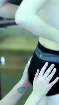 Slim Dancers Strip la Barul de Balet - țâțe linse și pizde linse pe mat studio
