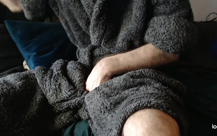 cut3p3tit3: Hora de brincar com pau grande em direção ao precum