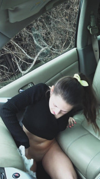Serina Gomez在我的车里喷尿的痛苦