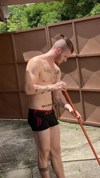 I Went to Clean the Yard, Got Horny, Jerked off and Came