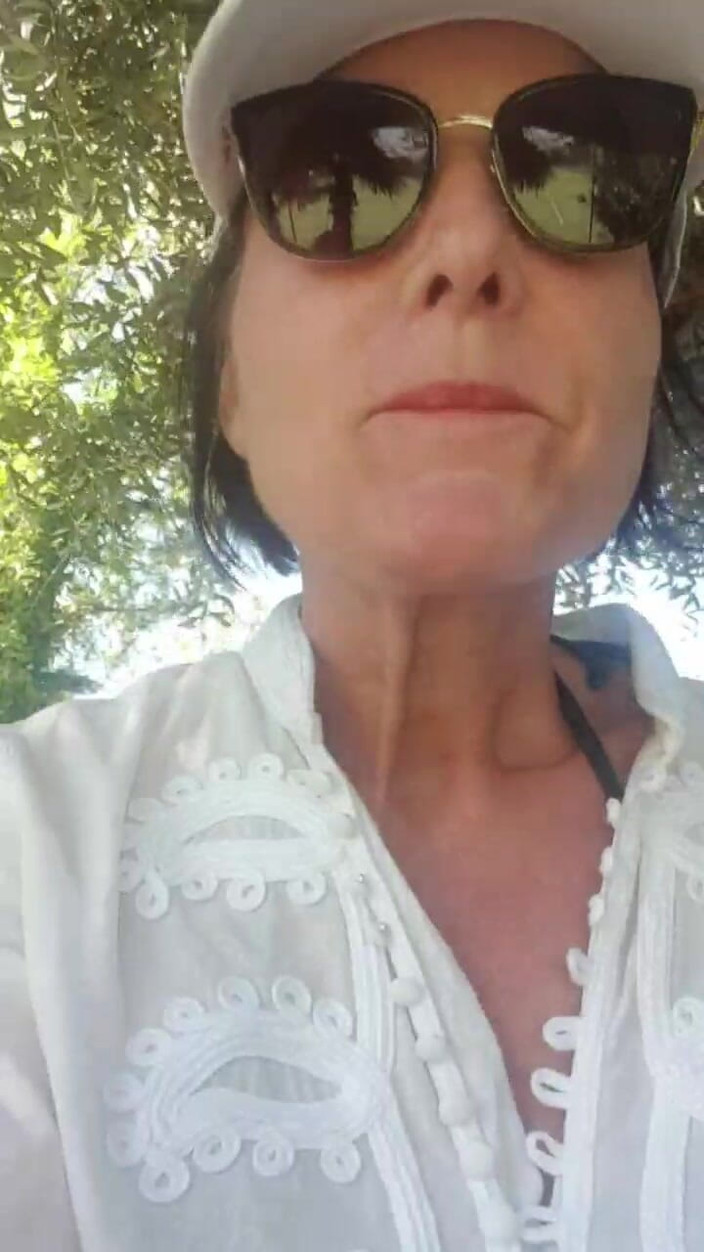 JulieEroticDress: Stříkání na riskantním místě