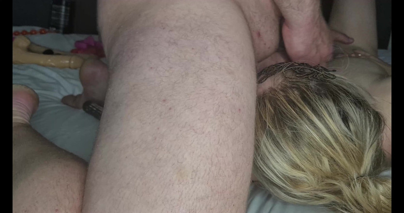 Anal Fetish Couple: 자지를 빨고 볼을 핥는 걸 좋아하는 핫한 마누라