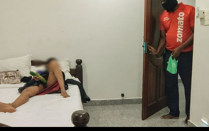 Tamilnaduu: Zomato Boy Delivery Time Surprised Indian Women