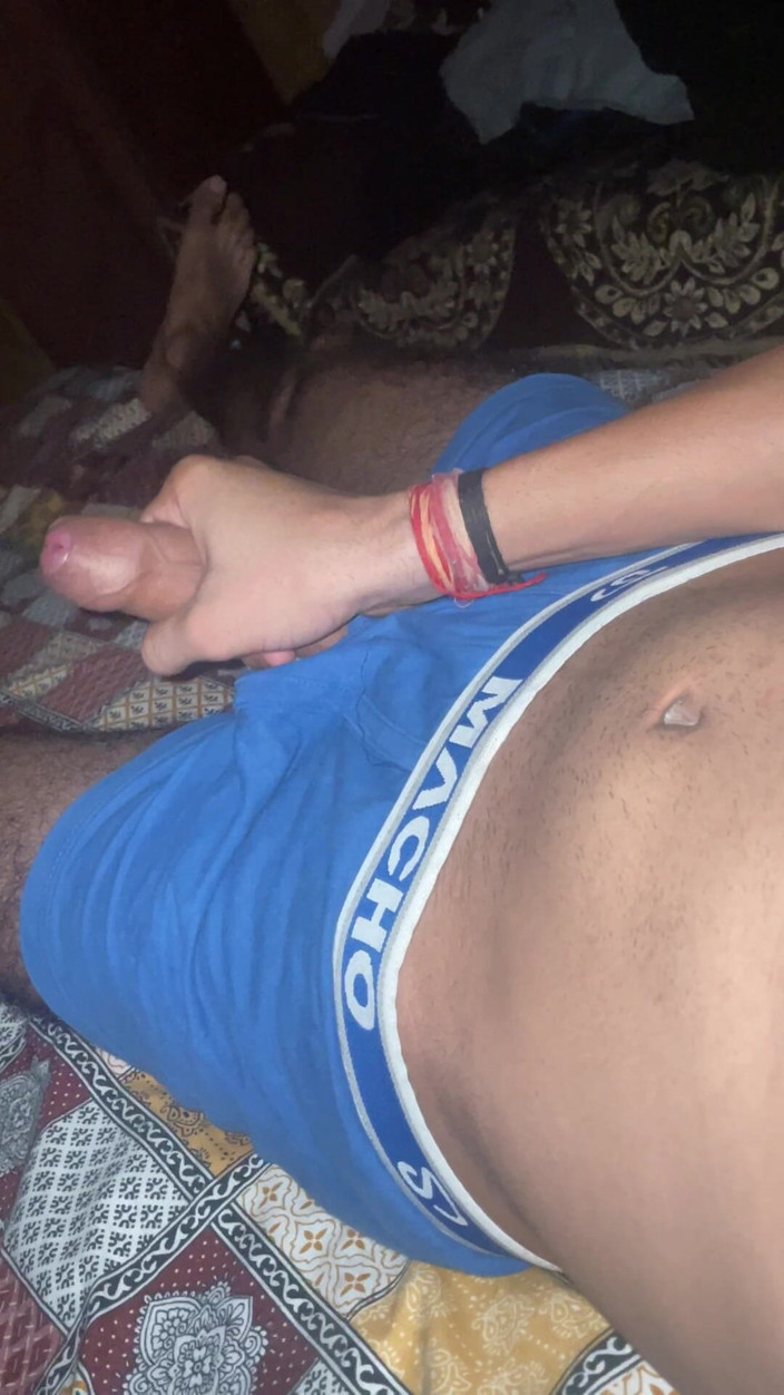 Indianjonny: Despertarme temprano en la mañana encontrado polla va fuera de...