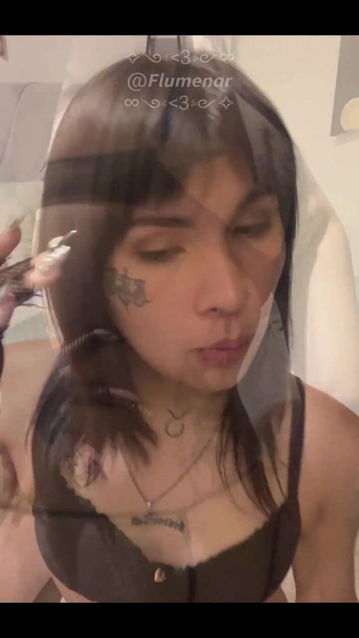 Flumenar: Tranny muda yang bertatu