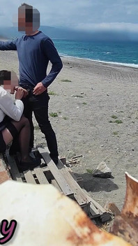 Dick Flash! Risky Blowjob on Beach: Stocking Teacher and Student Almost Caught! - Misscreamy