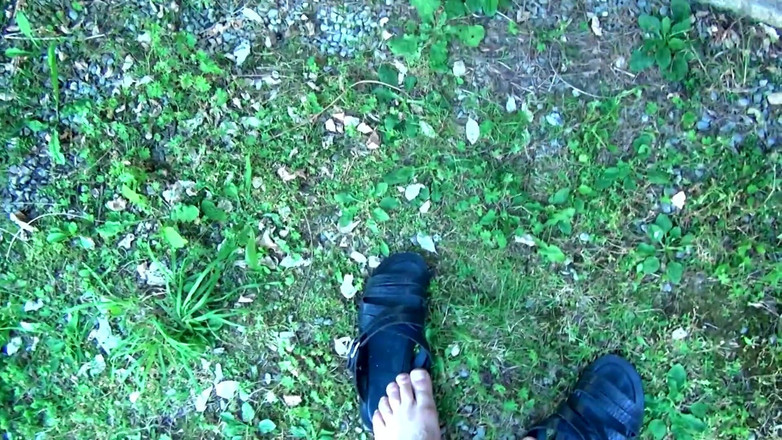 German Porn: MILFは買い物に行きたがり、説得されてセックスをする