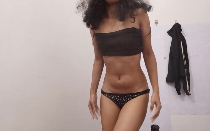 Desi Girl Fun: Cô gái dễ thương Ấn Độ khoe bộ ngực và âm hộ 9