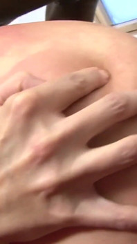 Kundičky kamarádky se navzájem šukají sexy hračkami, ale mají rádi černé ptáky nejvíce