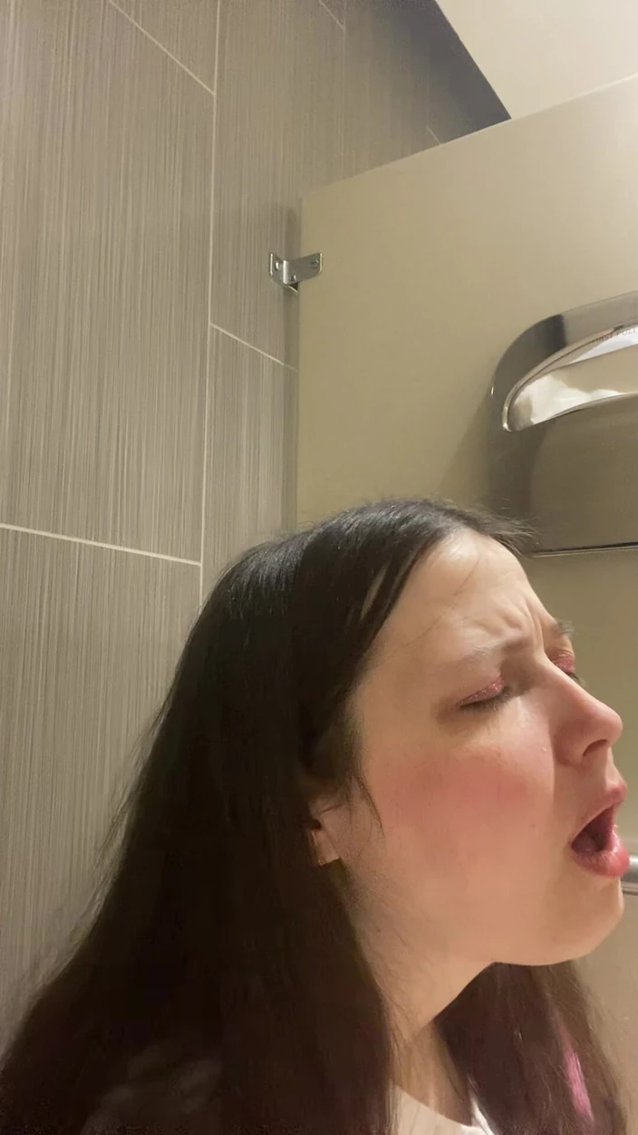 MissChrystalline: Unplanned but a Very Welcome Orgasm