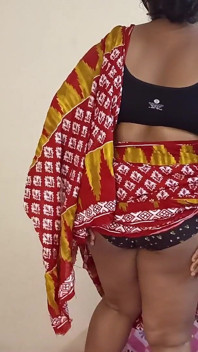 Indian Gorgeous Sonia Keeing dan Twerking dalam Sharee.