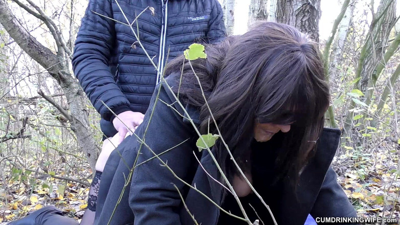 Cumdrinking Wife: Sex în grup în public la Interstatal
