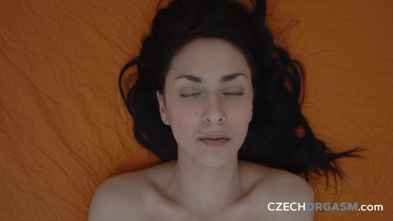 Czech Orgasm: Tschechischer orgasmus 171 brünette spielt mit sich selbst 7