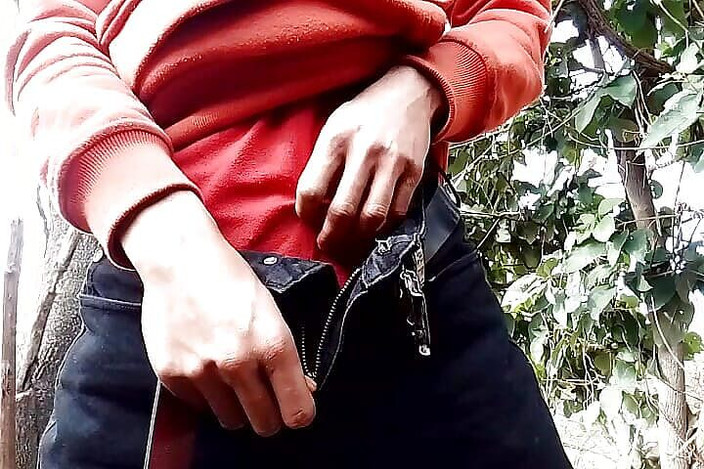 Gangbang straight: Xu hướng mặc quần áo cống hiến cho Sunny Leone