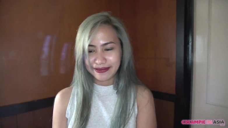 Creampie In Asia: A beautiful young girl was fucked an old man (50's). She...