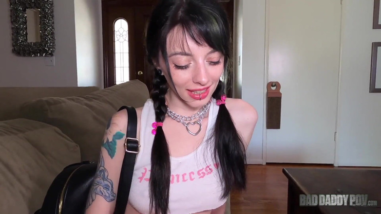 BadStepFamilyPov: Kitty kam figa rosa stretta