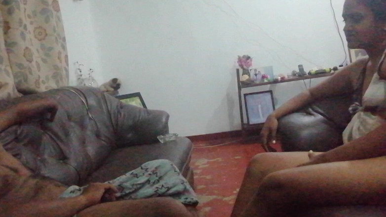 Tina Baby: Kayınpederin devasa yarağı üvey kızı için sarinin altında takılıyor