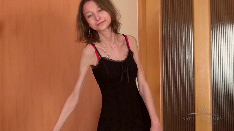 ATK Fans (Hairy): Laura is a waif, no doubt about it