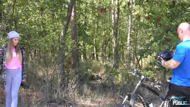 Czech Pornzone: Geiles young chic ficken mit fremden im freien im stadtpark