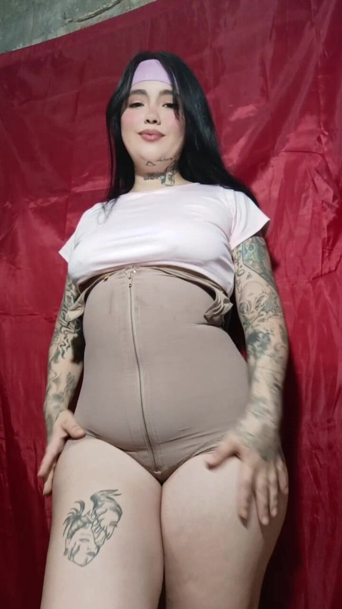 Dalyla: Operado na vagina gigante se masturba