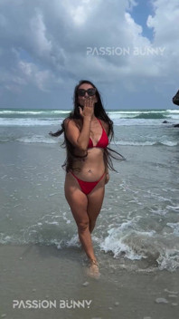 Beauty Public Chill and Fun in Sexy Bikini