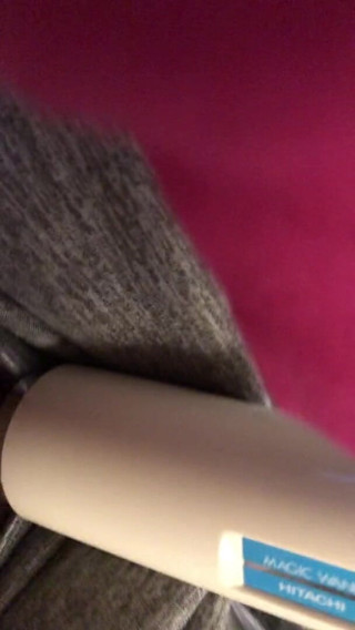 Bad Girl Inc: Una rapida masturbazione con il mio hitachi