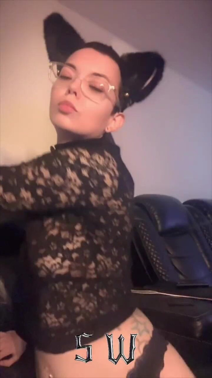 sky_wryder: Onyx está en celo