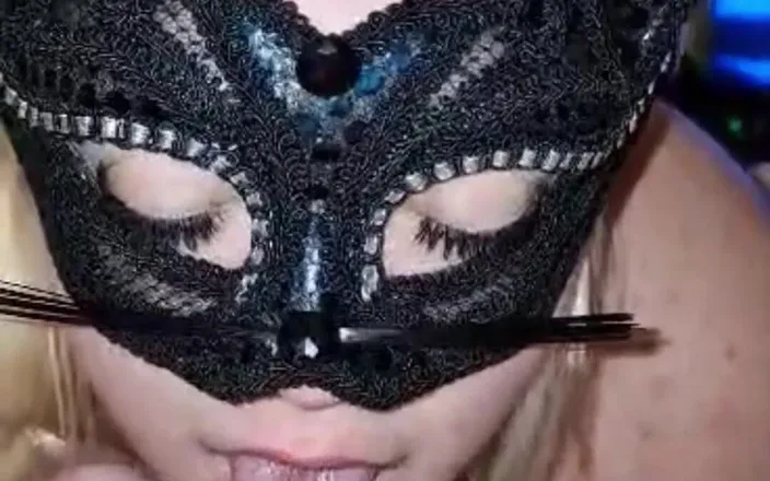 Natalie Moore: POV Sloppy Blowjob with Eyecontact