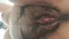 编辑妈妈特写浴室清洁