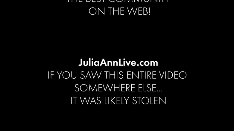 Julia Ann: Seja meu boneco de foda