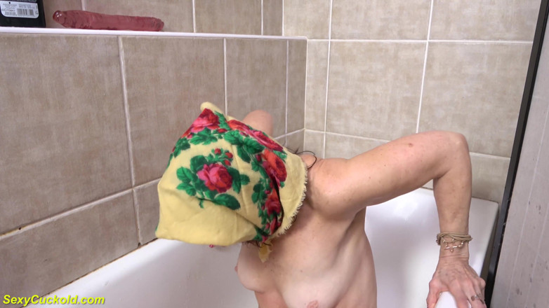 Sexy Cuckold: Stepmom takes a shower after cuckold sex