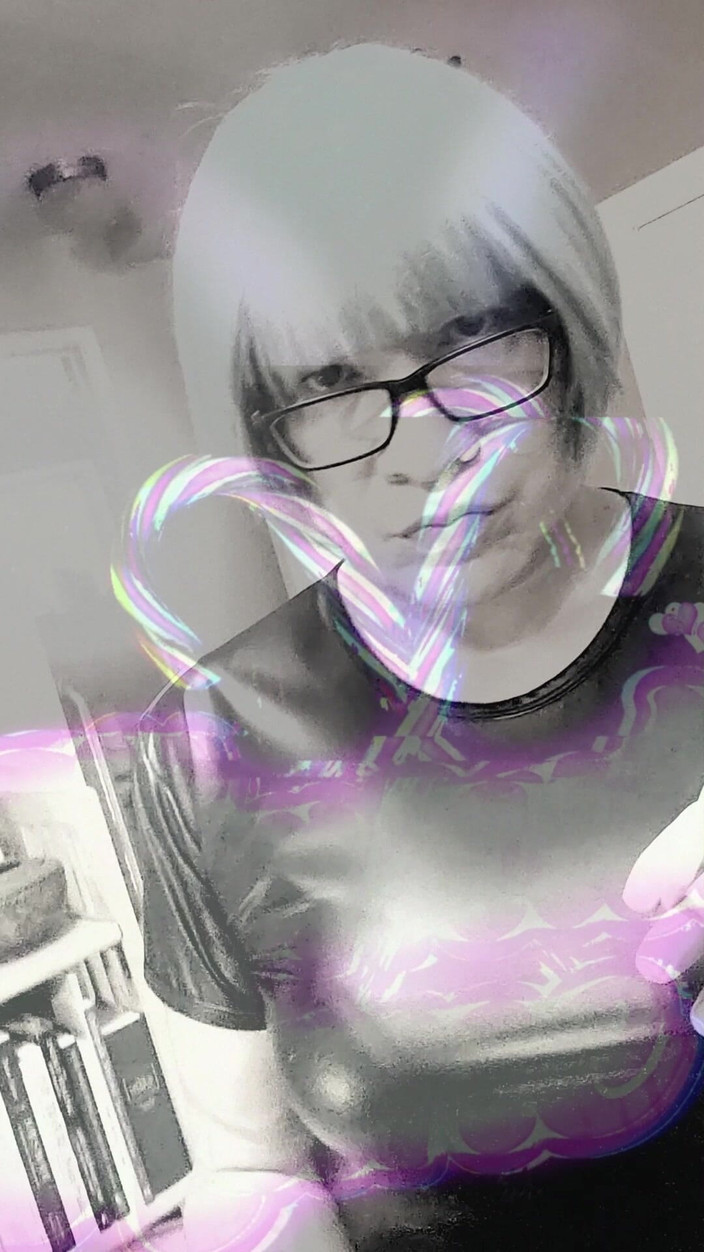 kandiKane: Сексуальная бразильская сисси Kandi долбит ее задницу, порномузыкальное видео