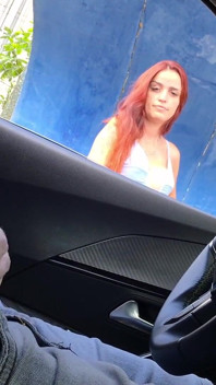 Masturbazione Rischiosa Mentre Guidavo, Ho Chiamato La Bellissima Rossa per Farla Vedere Il Mio Cazzo Finché Non Sono Venuta!