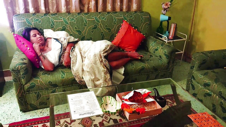 Jayanta Banik: 외로운 집에서 미망인의 시누이를 유혹하고 따먹는 남자