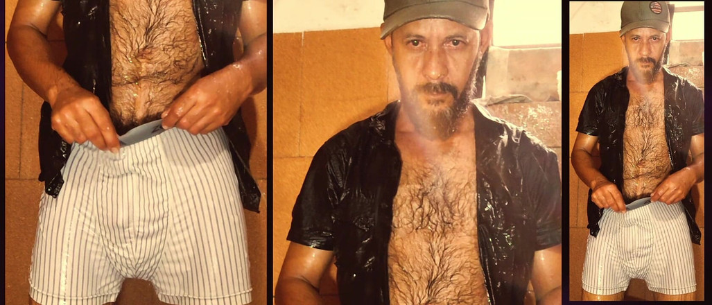 Stink HairyMale: Koupání v oblečení