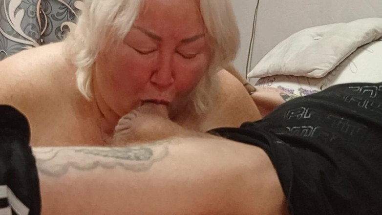 Zona901: La matrigna succhia il cazzo per ottenere un altro lotto...